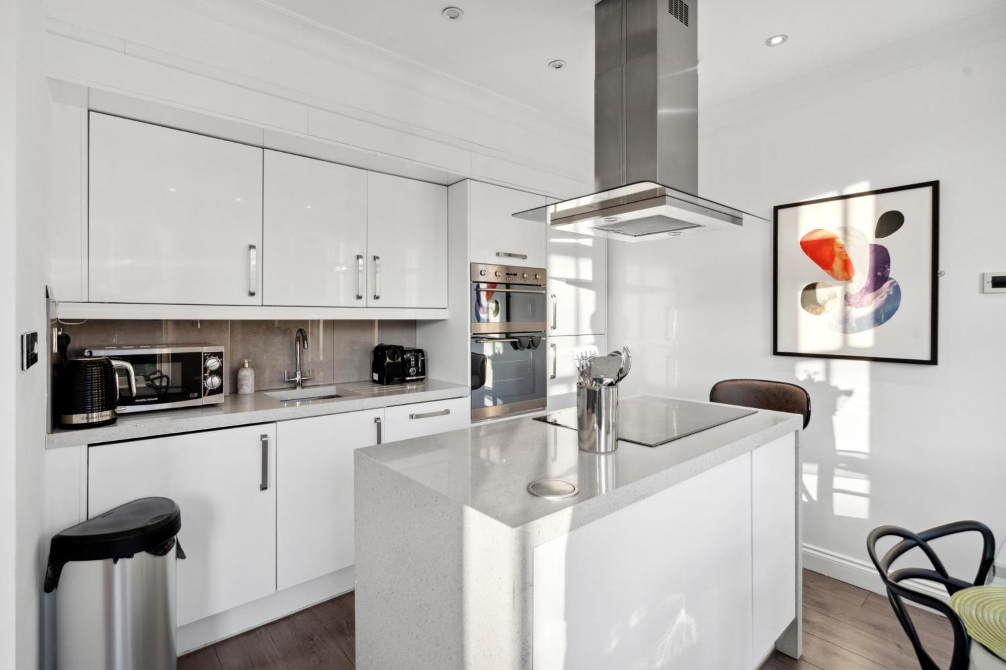 Bright & Airy Flat With Stunning Rooftop Views * London